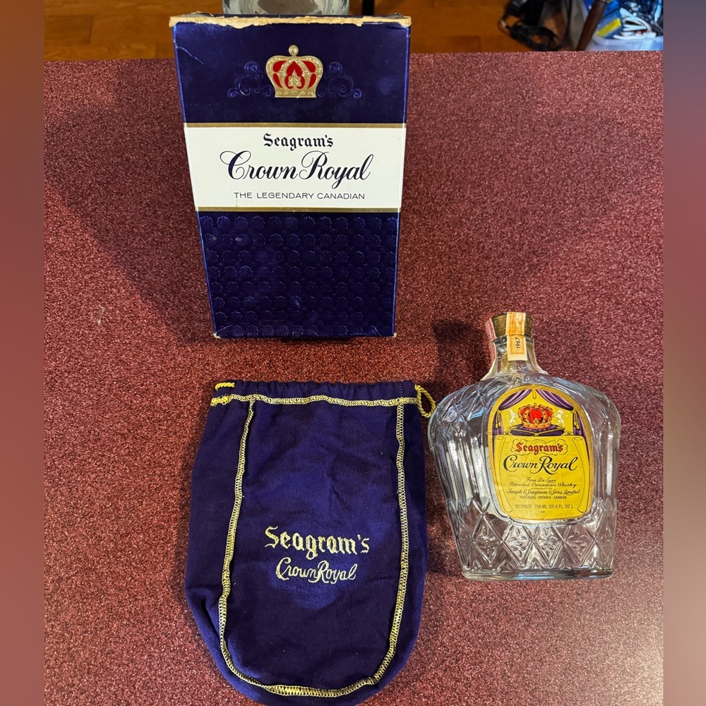 1967 Seagrams Crown Royal 750 ml bottle